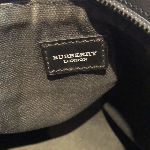 Burberry Material Shoulder Bag - Picture 7 of 7